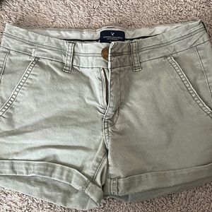 American Eagle olive shorts midi style